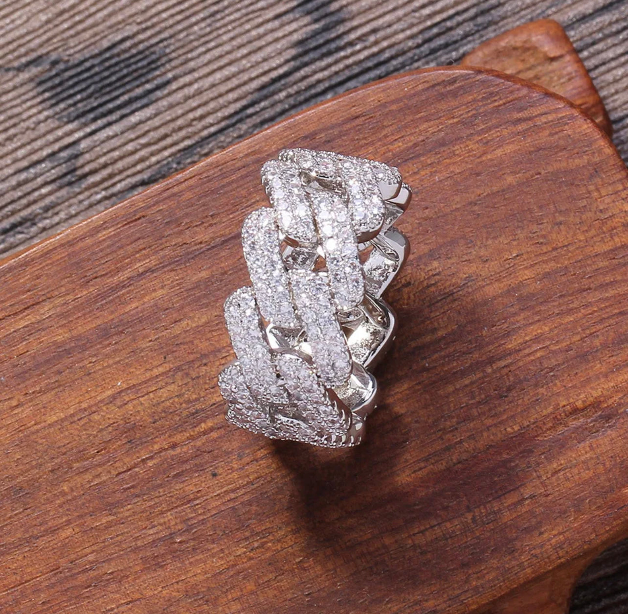 Anillo Zig Zag Diamantado Plateado