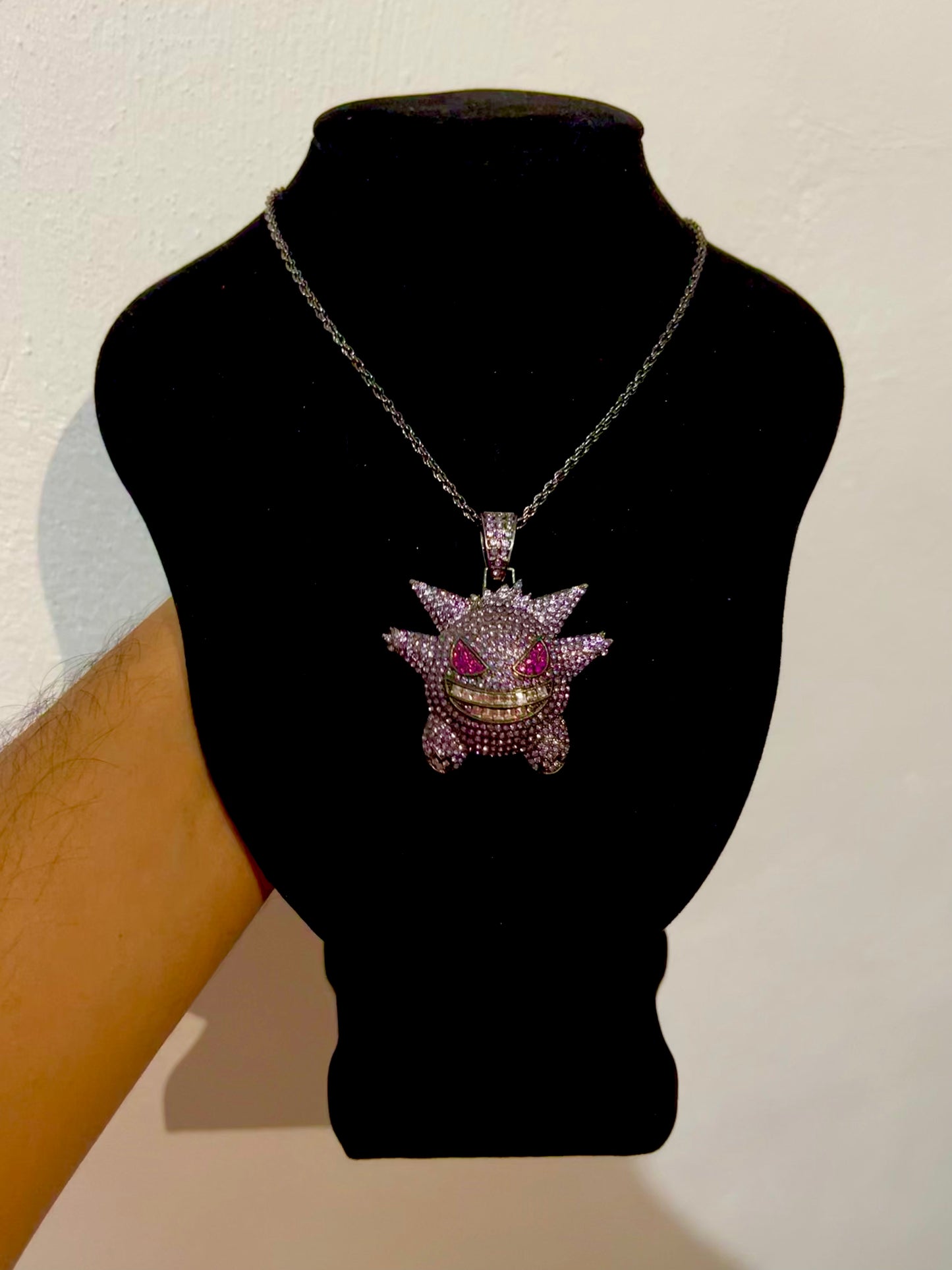 Dije Gengar Morado con Cadena
